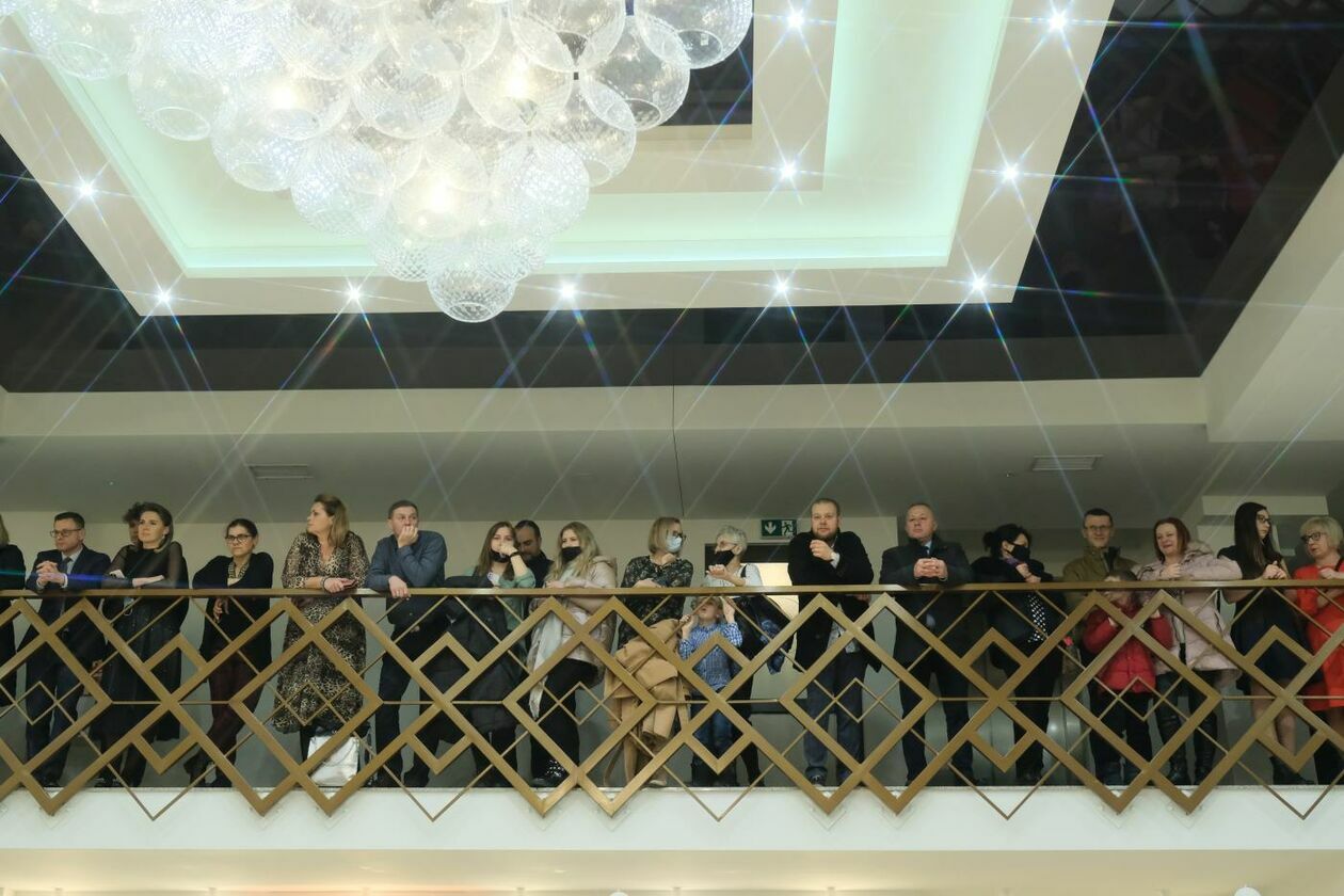  Studniówka maturzystów VIII LO na 210 osób w sali Atelia hotelu Luxor (zdjęcie 25) - Autor: Maciej Kaczanowski