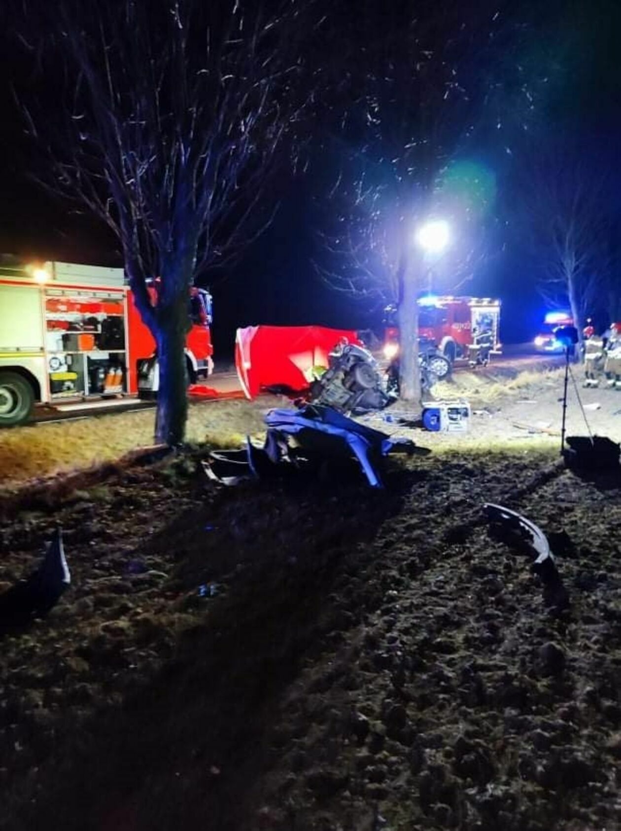  Śmiertelny wypadek w gminie Dębowa Kłoda (zdjęcie 3) - Autor: KP PSP w Parczewie