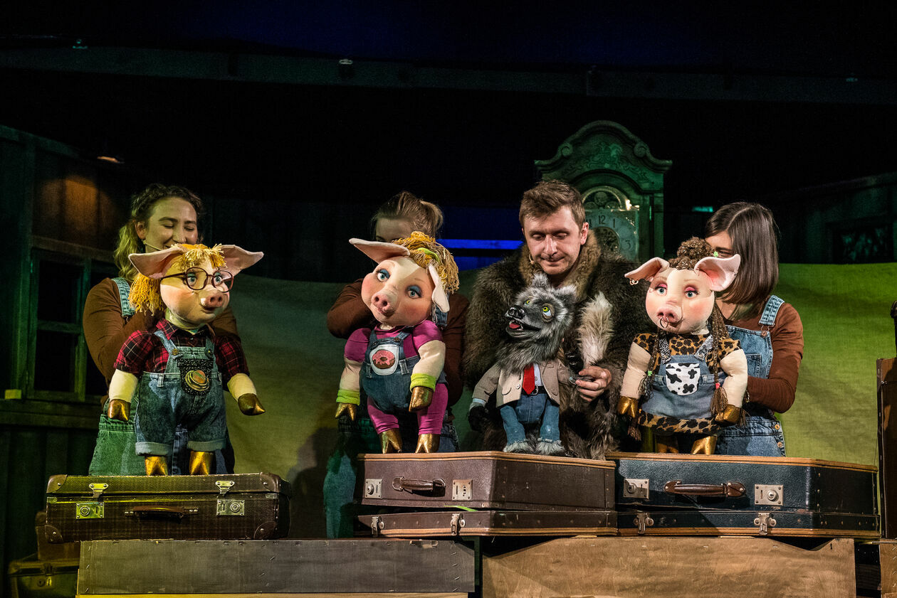  Repertuar Teatru Andersena (zdjęcie 4) - Autor: Wilk i trzy świnki oraz leśniczy co strzeże dziczy