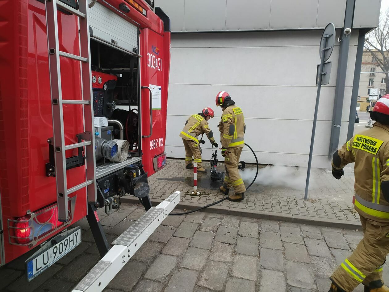  Pożar hulajnogi w Lublinie (zdjęcie 2) - Autor: KM PSP w Lublinie