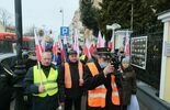 Pikieta kolejarzy z NSZZ Solidarność przed konsulatem Ukrainy (zdjęcie 5)