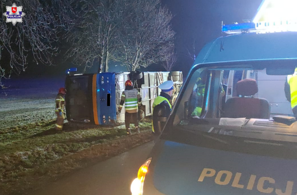Kolonia Siedliszczki. Wypadek autokaru z Ukrainy - Autor: Policja