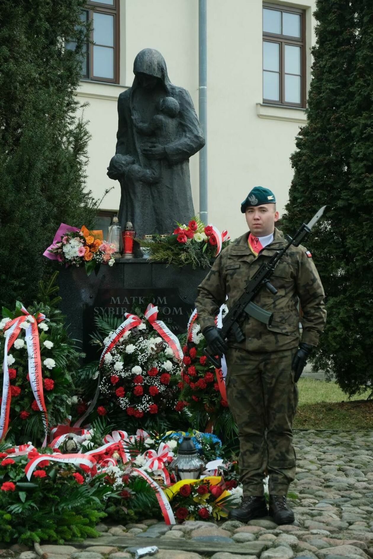  82. rocznica masowych deportacji Polaków na Sybir  (zdjęcie 45) - Autor: Maciej Kaczanowski