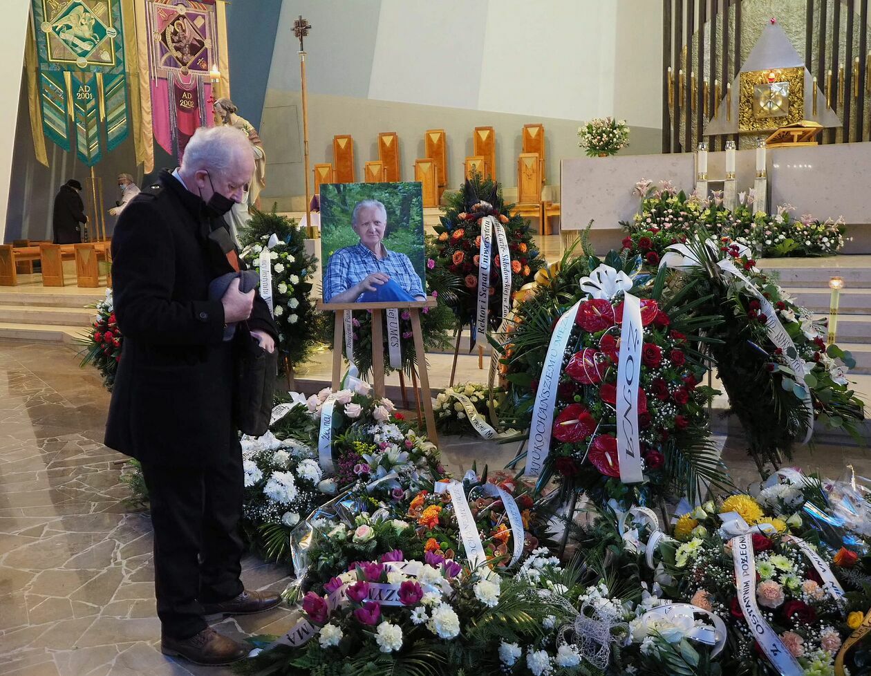  Pogrzeb prof. Jerzego Bartmińskiego (zdjęcie 12) - Autor: Maciej Kaczanowski