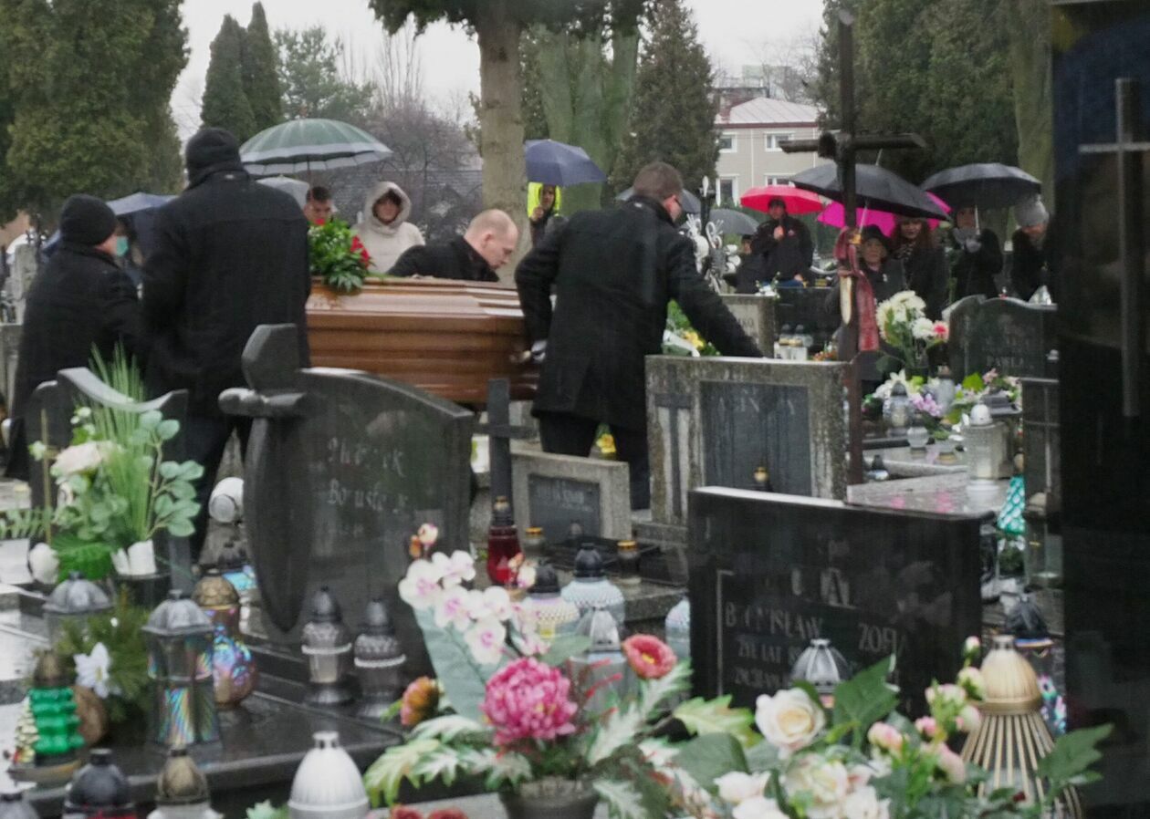  Pogrzeb prof. Jerzego Bartmińskiego (zdjęcie 18) - Autor: Maciej Kaczanowski