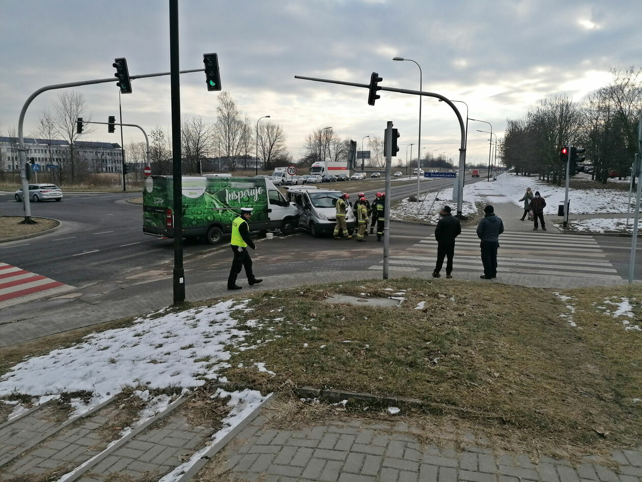  Kolizja na skrzyżowaniu al. Witosa i ul. Doświadczalnej w Lublinie (zdjęcie 2) - Autor: Elwira Arbaczewska