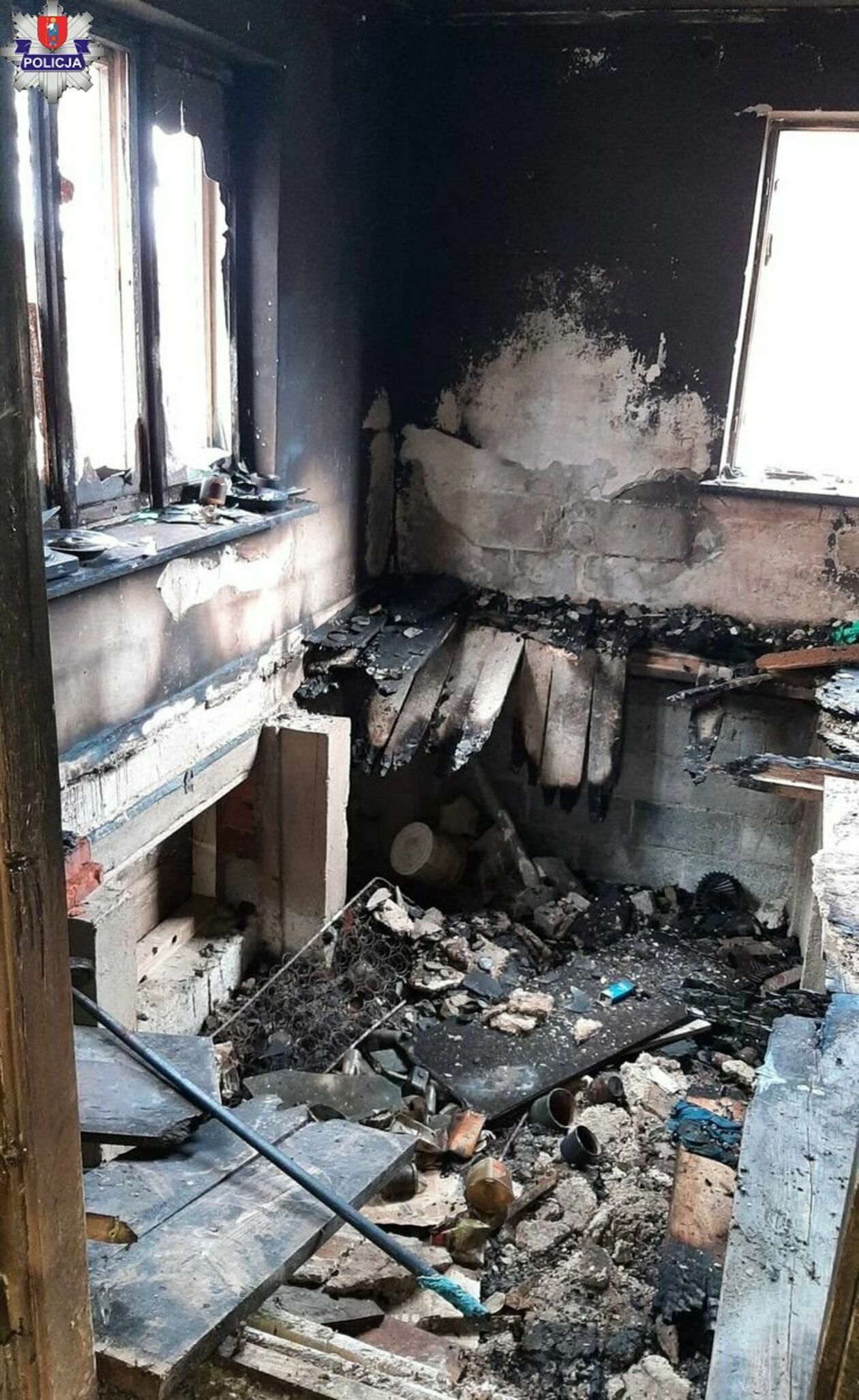  Pożar domu w Suchowoli (zdjęcie 3) - Autor: Policja