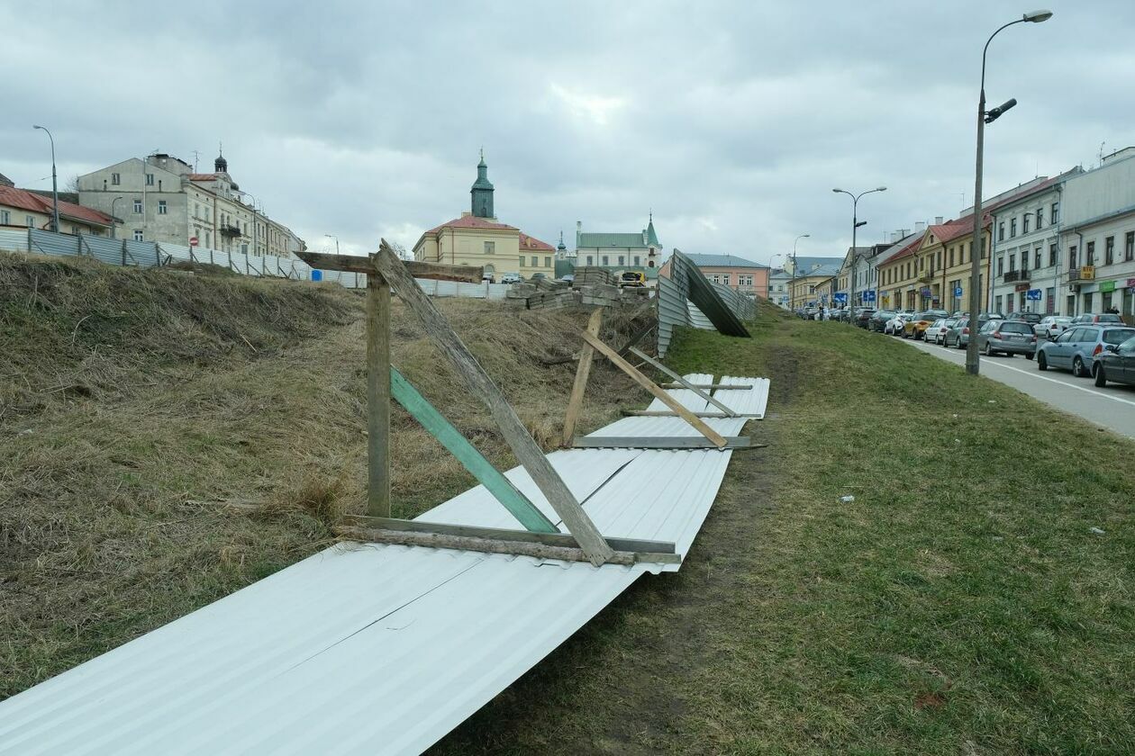 Skutki silnego wiatru w Lublinie