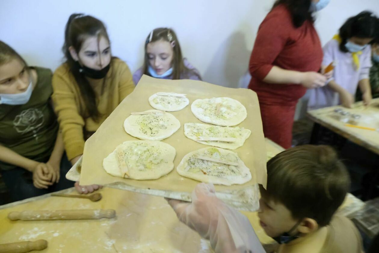  Ferie dla dzieci uchodźców w muzeum cebularza (zdjęcie 31) - Autor: Maciej Kaczanowski