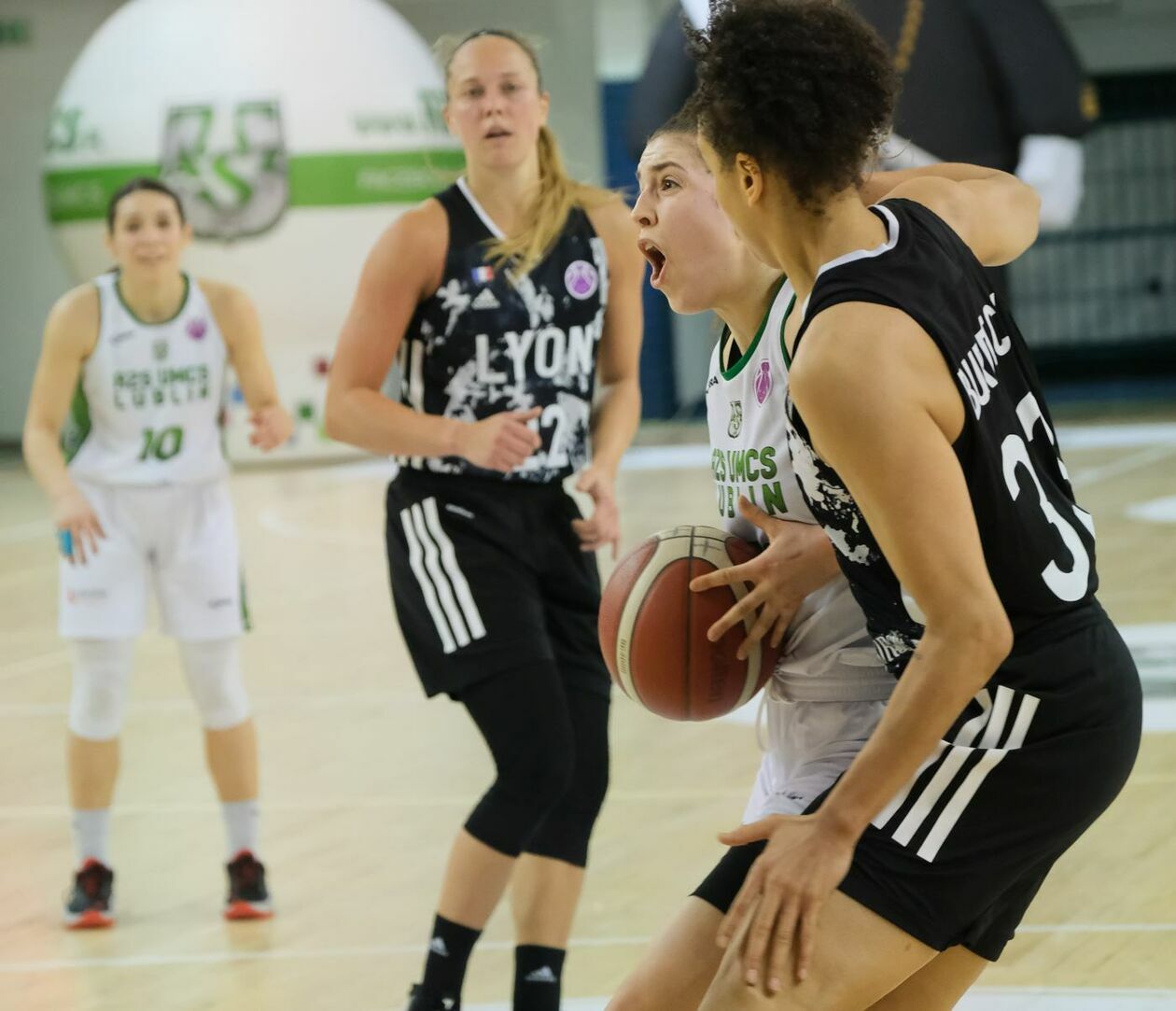  Pszczółka Polski Cukier AZS UMCS Lublin vs Lyon ASVEL Feminin (zdjęcie 34) - Autor: Maciej Kaczanowski