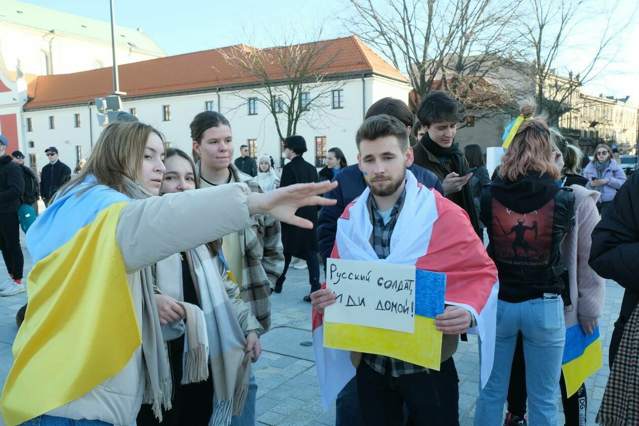  Ukraińscy studenci UMCS protestują przeciwko rosyjskiej inwazji na ich kraj (zdjęcie 18) - Autor: Maciej Kaczanowski