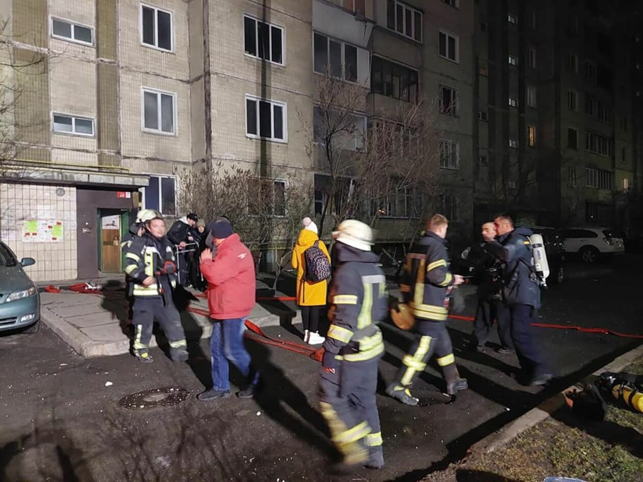 Pożar bloku w Kijowie
