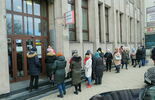 Kolejki przed bankomatami w Lublinie (zdjęcie 2)