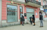 Kolejki przed bankomatami w Lublinie (zdjęcie 3)