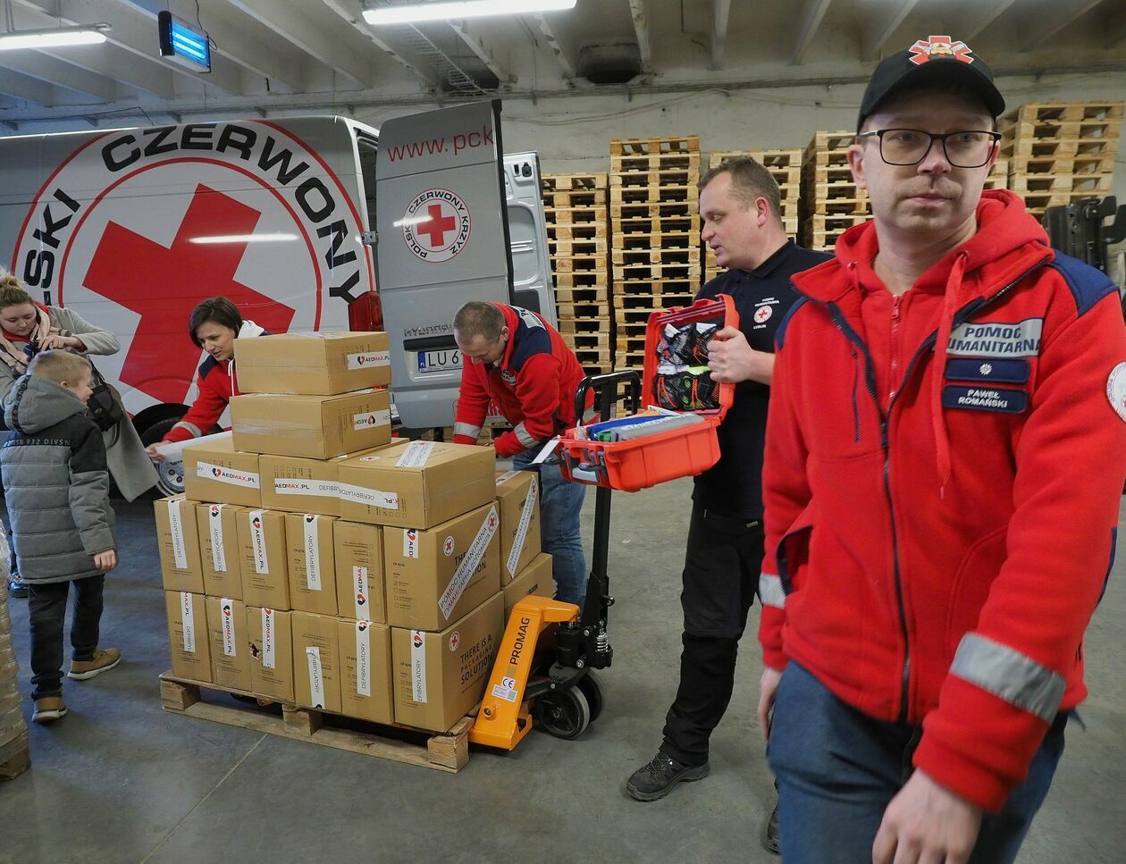  Polski Czerwony Krzyż przygotował dary dla Ukrainy (zdjęcie 4) - Autor: Maciej Kaczanowski