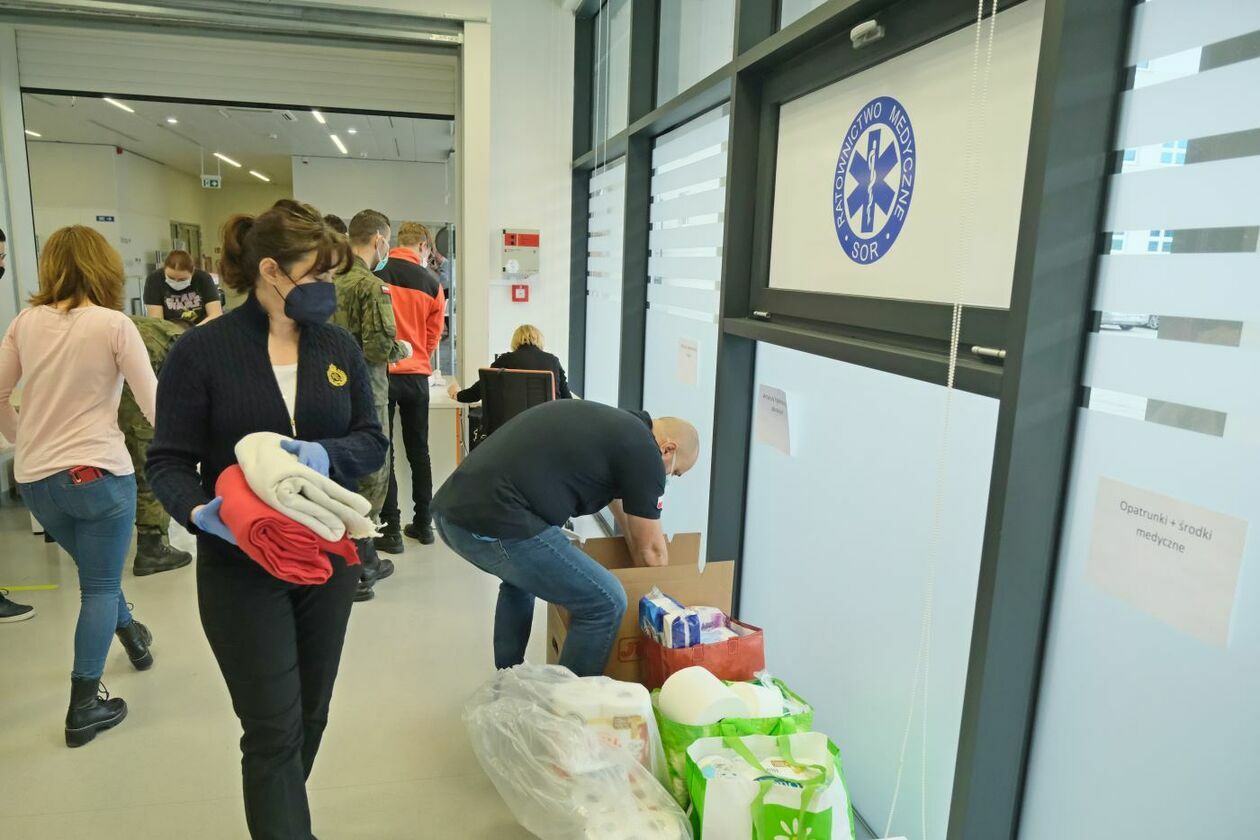  Zbiórka darów dla obywateli Ukrainy w CSM UM (zdjęcie 8) - Autor: Maciej Kaczanowski