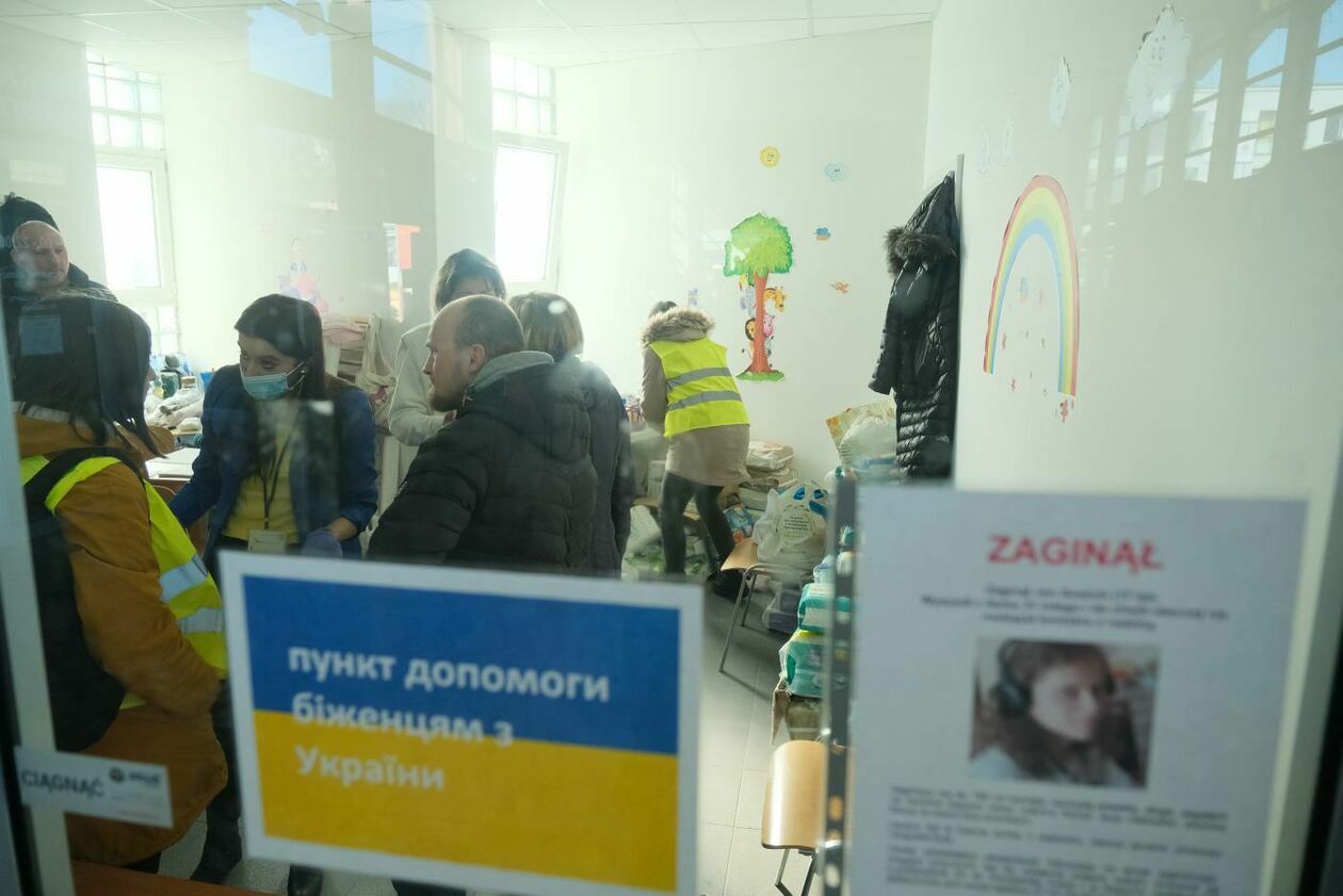  Pracownicy Lubelskich Dworców pomagają uchodżcom z Ukrainy (zdjęcie 43) - Autor: Maciej Kaczanowski