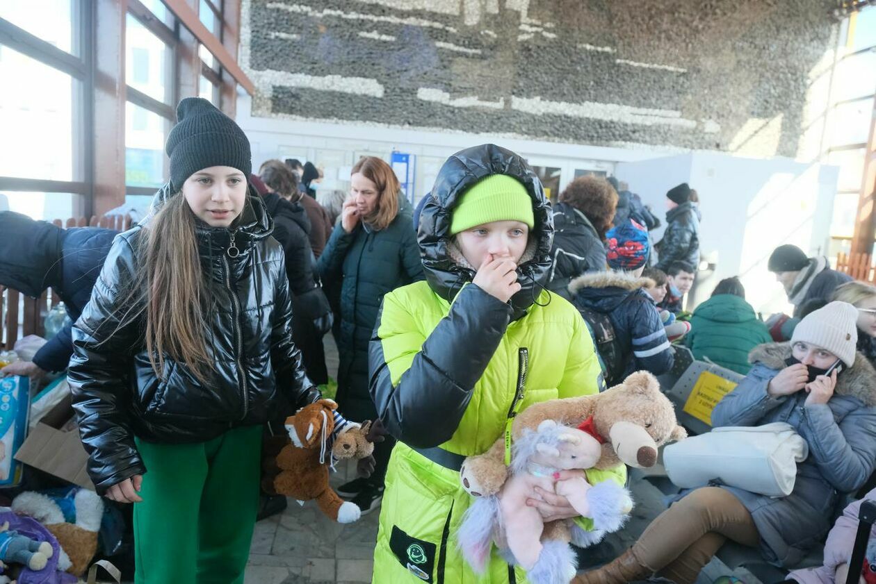  Pracownicy Lubelskich Dworców pomagają uchodżcom z Ukrainy (zdjęcie 4) - Autor: Maciej Kaczanowski