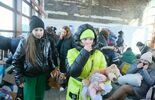 Pracownicy Lubelskich Dworców pomagają uchodżcom z Ukrainy (zdjęcie 4)