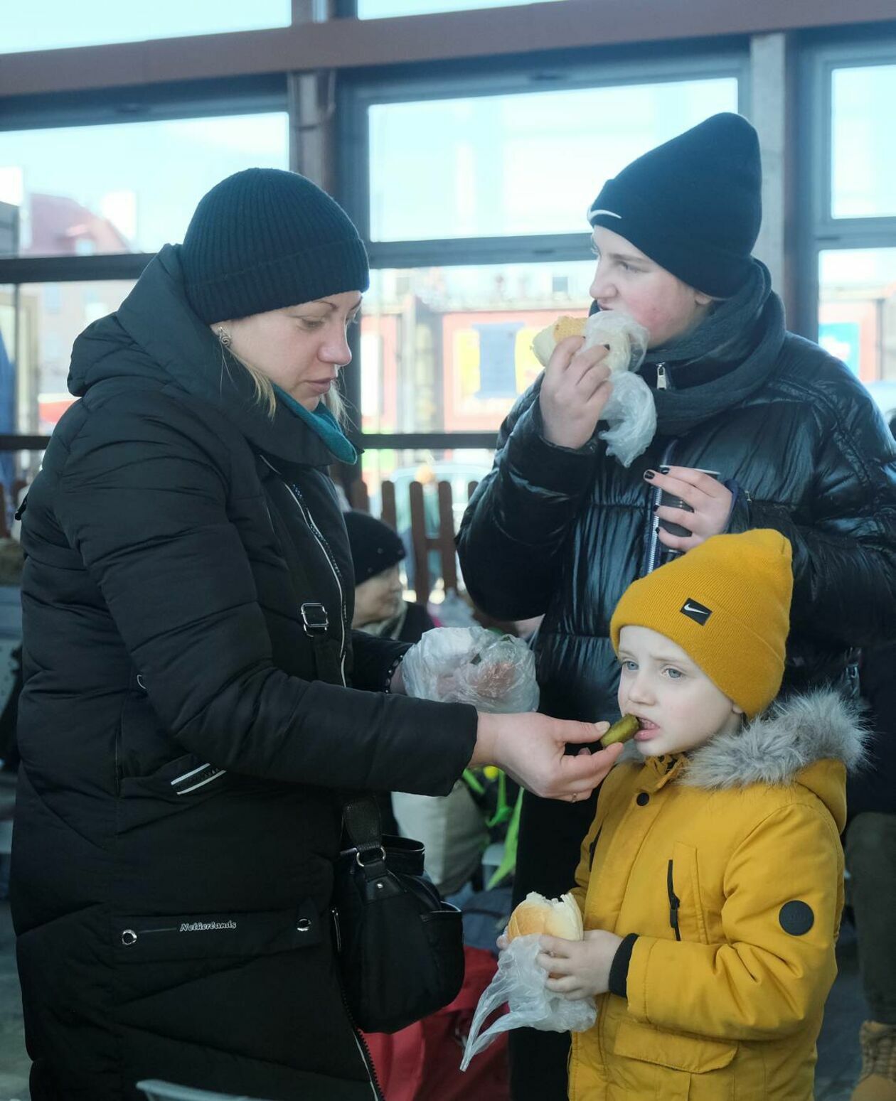  Pracownicy Lubelskich Dworców pomagają uchodżcom z Ukrainy (zdjęcie 31) - Autor: Maciej Kaczanowski