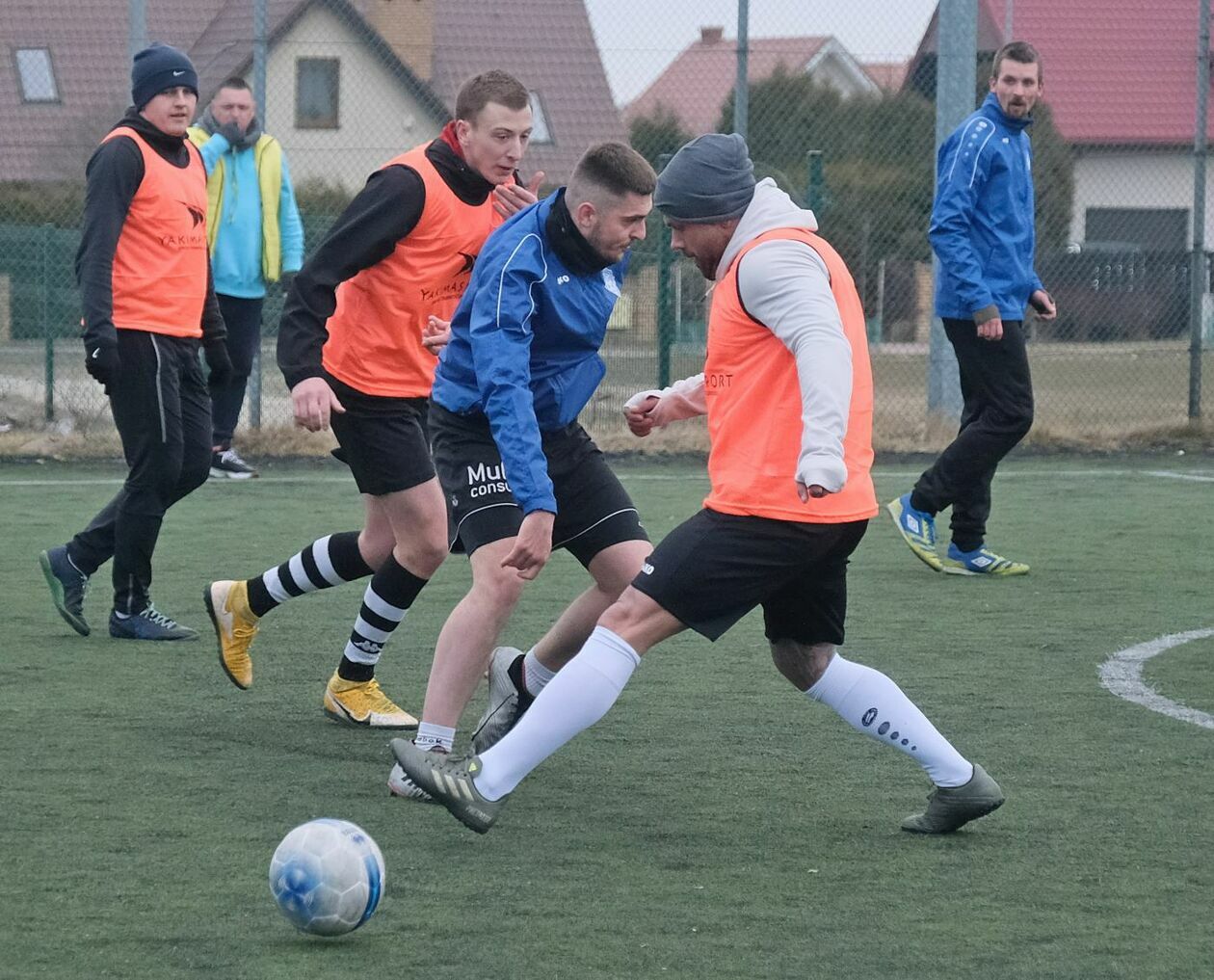  Turniej charytatywny piłki nożnej: zbierali dary rzeczowe dla uchodźców z Ukrainy (zdjęcie 10) - Autor: Maciej Kaczanowski