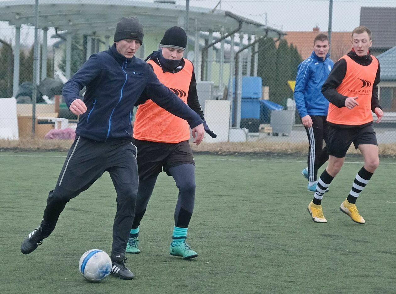  Turniej charytatywny piłki nożnej: zbierali dary rzeczowe dla uchodźców z Ukrainy (zdjęcie 7) - Autor: Maciej Kaczanowski