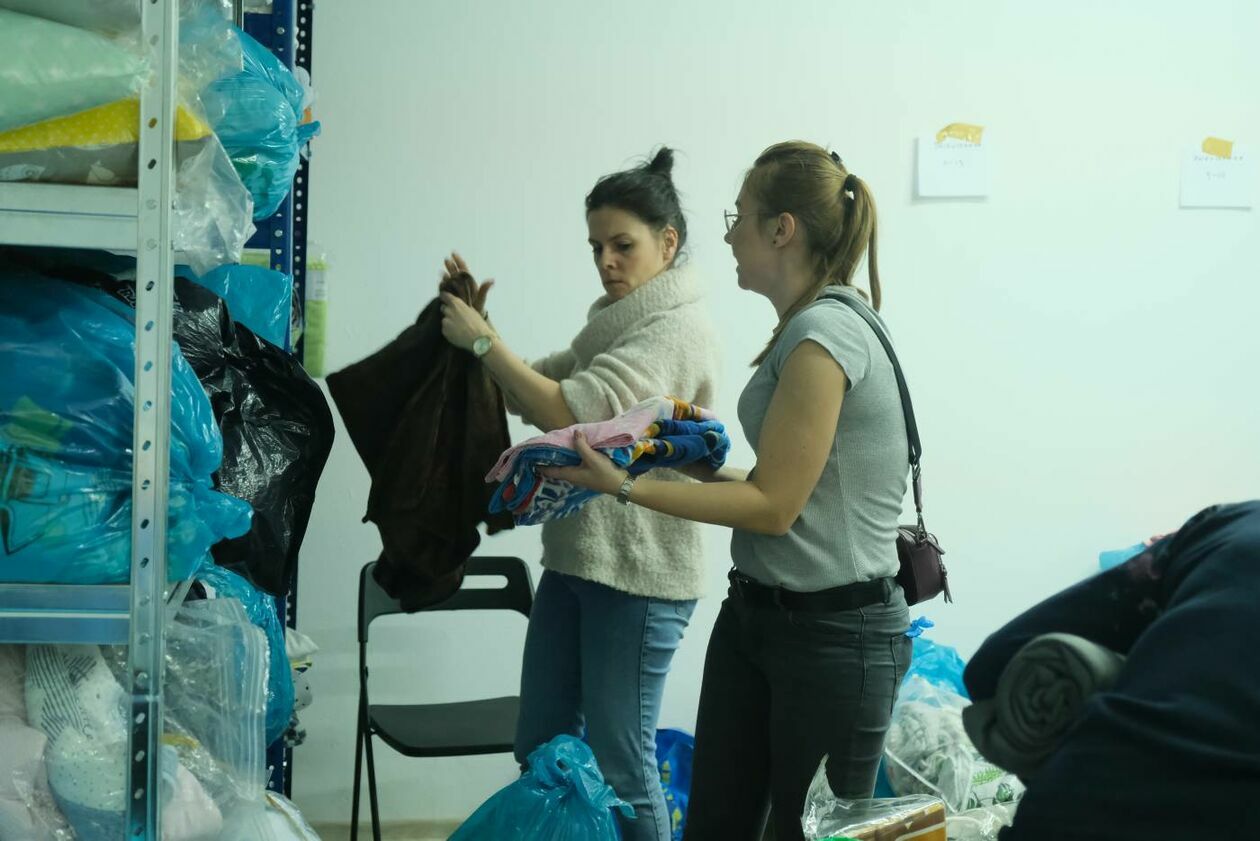 W Świdniku już działa nowy punkt odbioru i dystrybucji darów dla uchodźców z Ukrainy (zdjęcie 9) - Autor: Maciej Kaczanowski