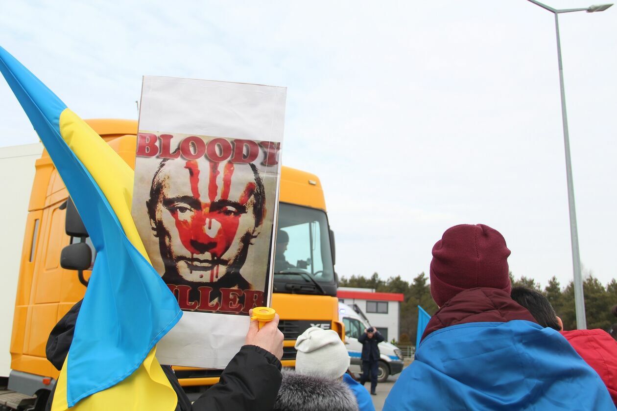  Protest Ukraińców na przejściu w Kukurykach  (zdjęcie 8) - Autor: Ewelina Burda