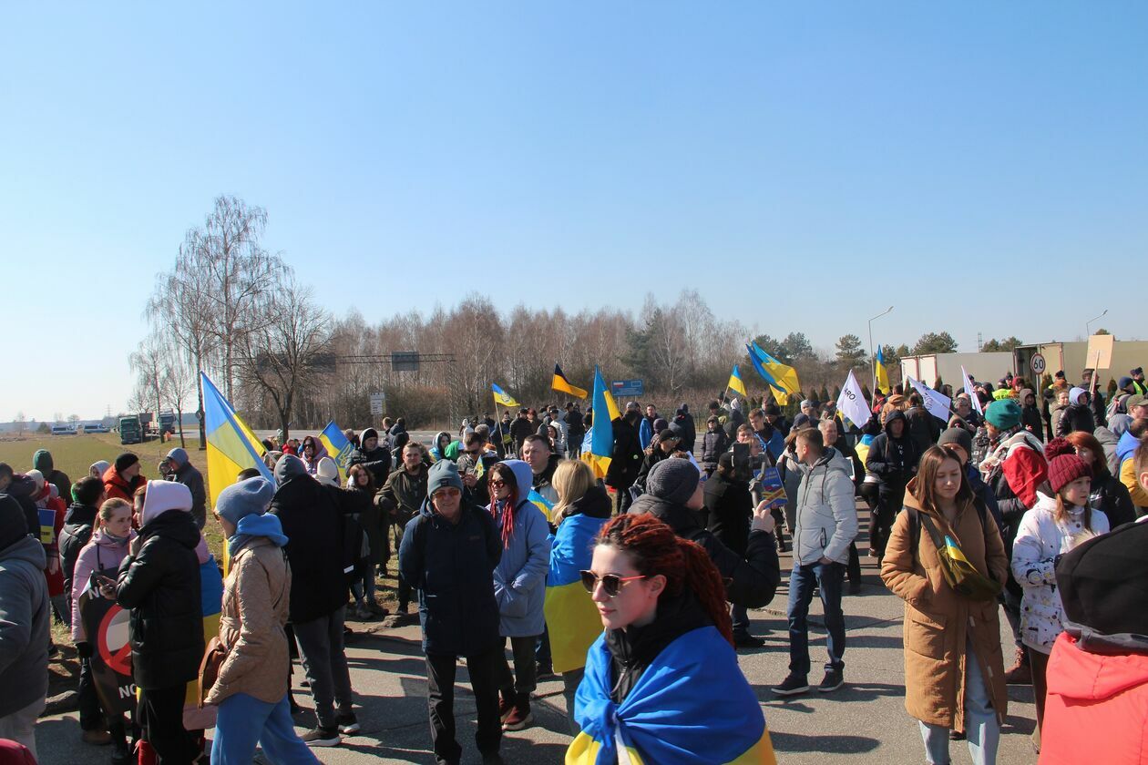  Protest Ukraińców na przejściu w Kukurykach  (zdjęcie 9) - Autor: Ewelina Burda