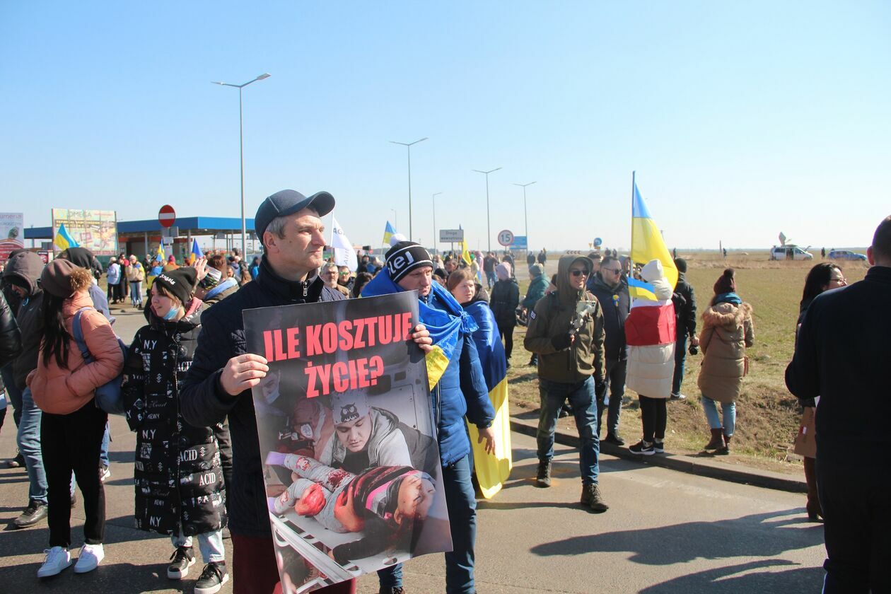  Protest Ukraińców na przejściu w Kukurykach  (zdjęcie 10) - Autor: Ewelina Burda