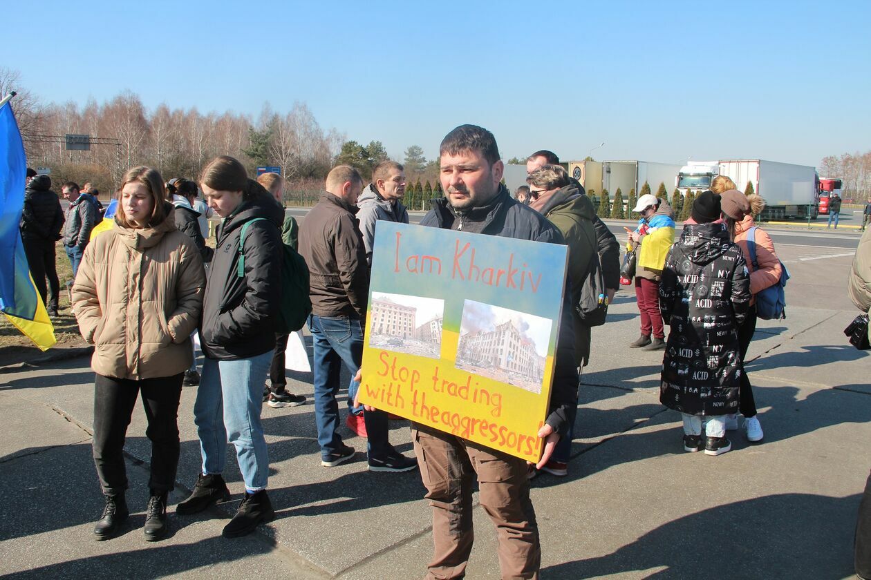  Protest Ukraińców na przejściu w Kukurykach  (zdjęcie 1) - Autor: Ewelina Burda