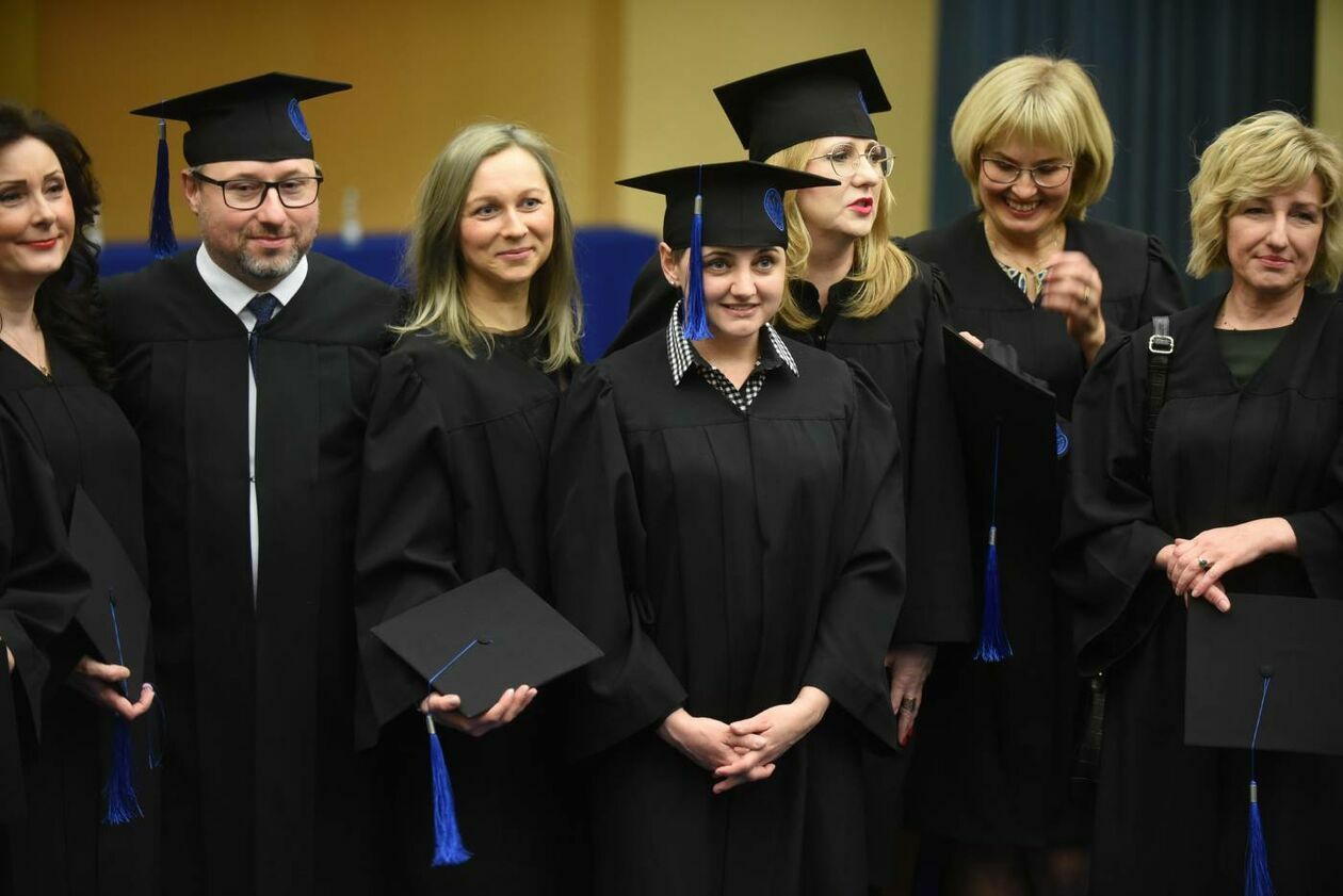  Wręczenie dyplomów MBA na UM (zdjęcie 25) - Autor: Maciej Kaczanowski