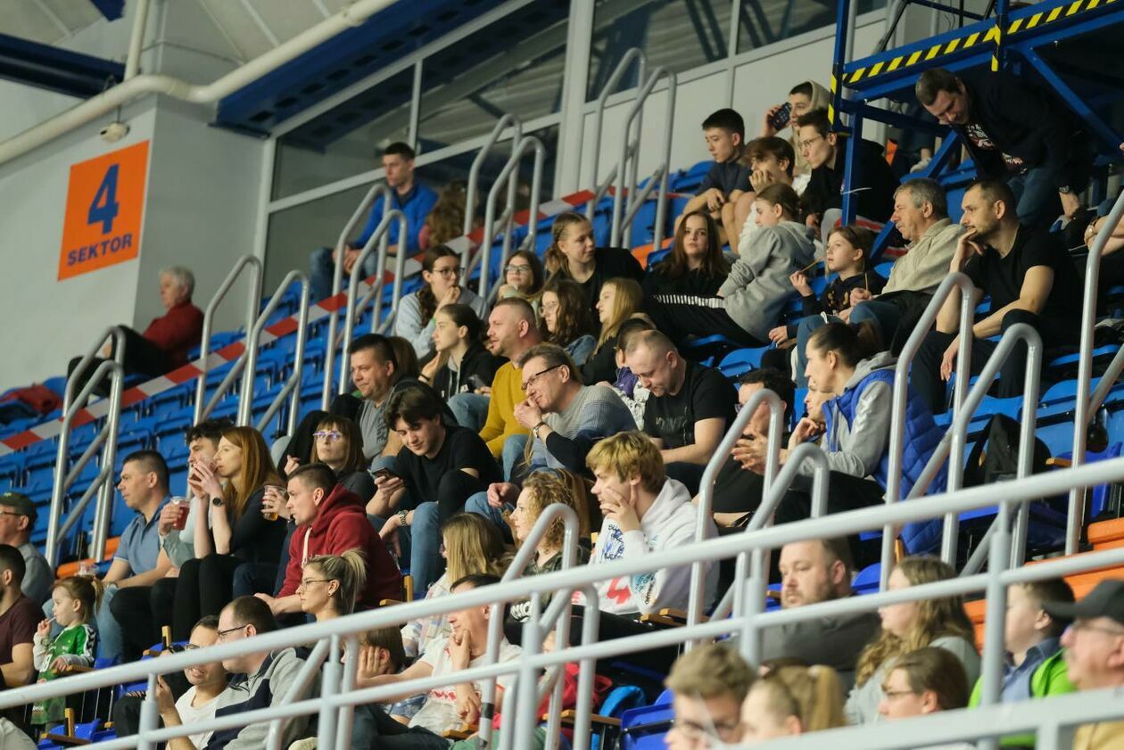  MKS FunFloor Perła – Korona Kielce 38:23 (zdjęcie 4) - Autor: Maciej Kaczanowski