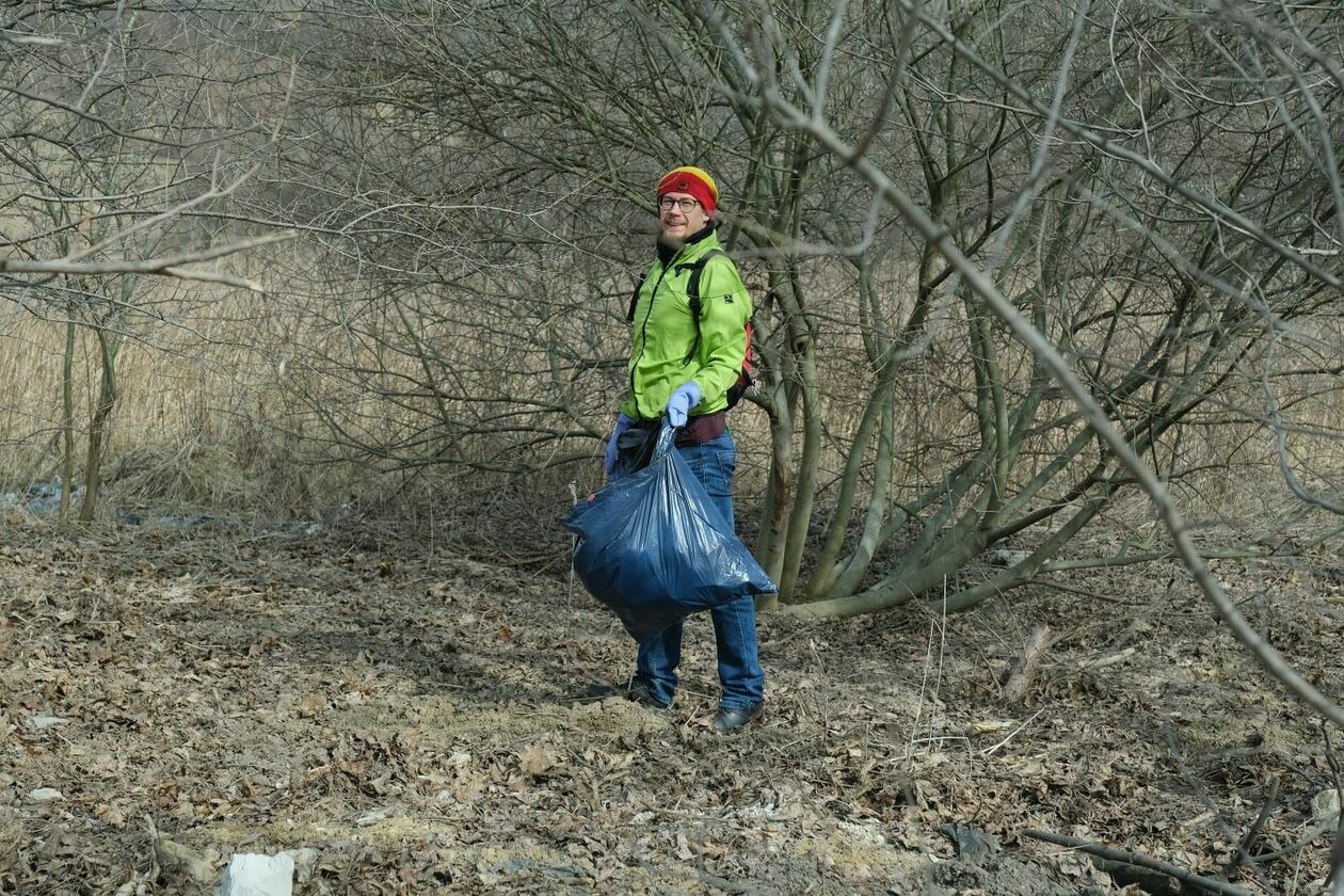  Lubelscy ekolodzy znowu musieli posprzątać Górki Czechowskie (zdjęcie 24) - Autor: Maciej Kaczanowski
