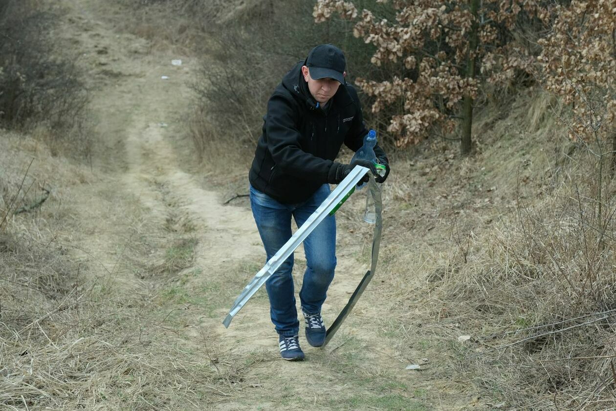  Lubelscy ekolodzy znowu musieli posprzątać Górki Czechowskie (zdjęcie 17) - Autor: Maciej Kaczanowski