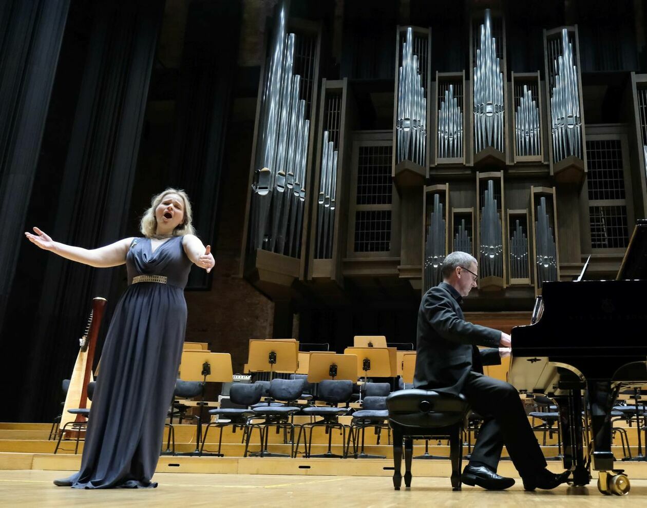  Koncert charytatywny na rzecz uchodźców z Ukrainy w Filharmonii Lubelskiej (zdjęcie 8) - Autor: Maciej Kaczanowski