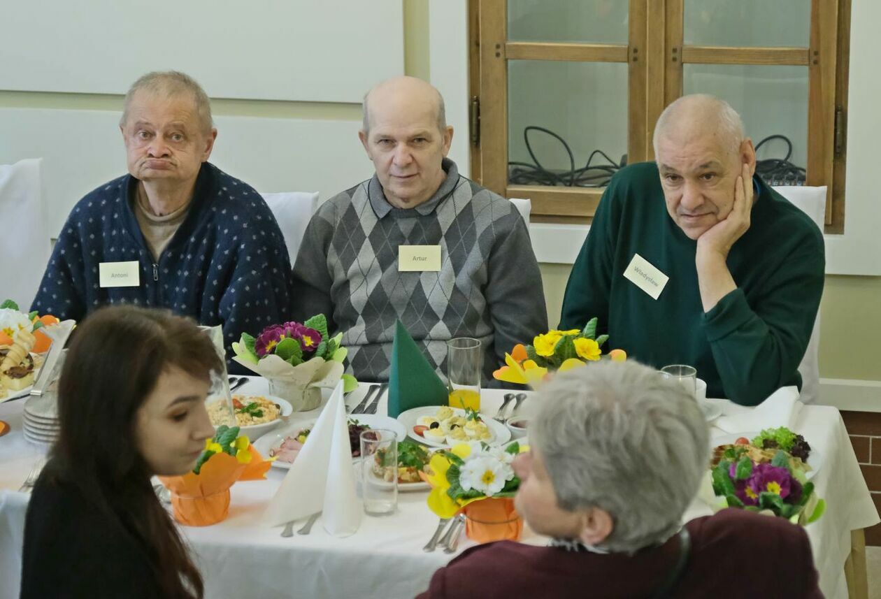  Śniadanie dla seniorów w hotelu Lwów (zdjęcie 11) - Autor: Maciej Kaczanowski