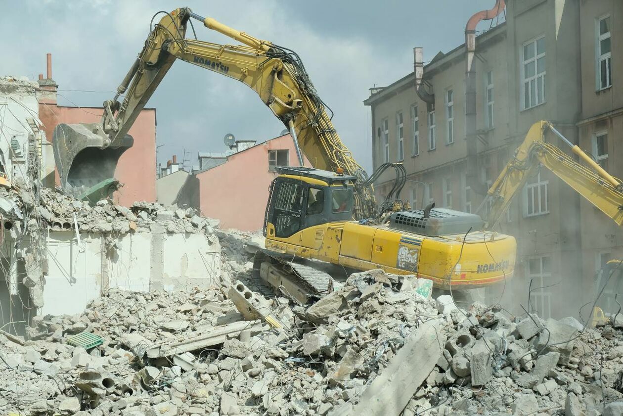  Rozpoczęło się wyburzanie budynków dawnego LZPS Protektor przy ul. Kunickiego 20 w Lublinie (zdjęcie 3) - Autor: Maciej Kaczanowski