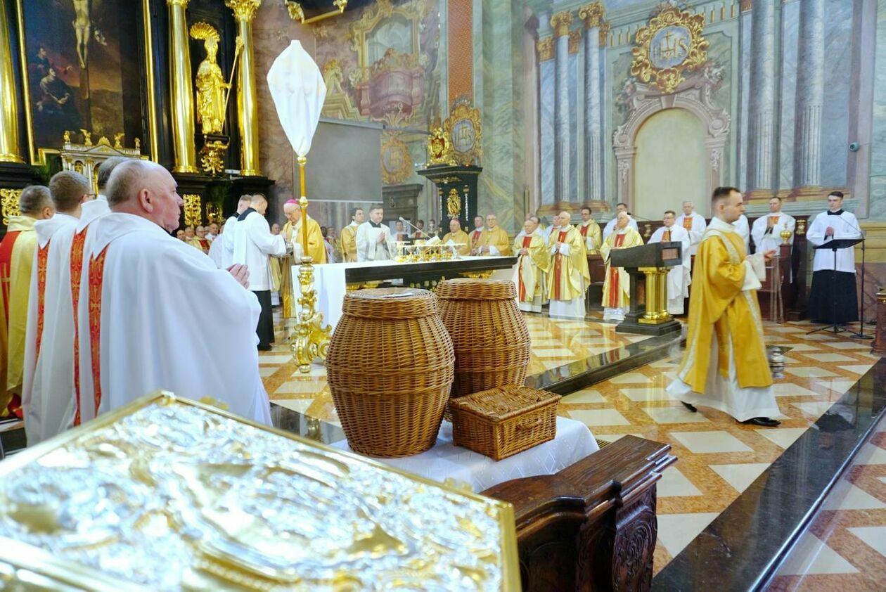  Wielki Czwartek: Msza Krzyżma Świętego w archikatedrze lubelskiej (zdjęcie 27) - Autor: Maciej Kaczanowski