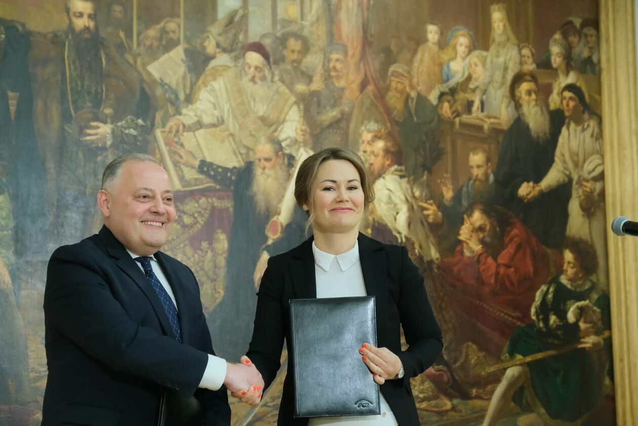  Umowa o współpracy między PGE i Muzeum Narodowym w Lublinie podpisana (zdjęcie 1) - Autor: Maciej Kaczanowski