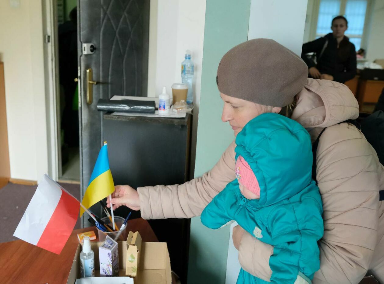  Fundacja Skakanka - punkt wydawania darów ukraińskim uchodźcom (zdjęcie 16) - Autor: Maciej Kaczanowski