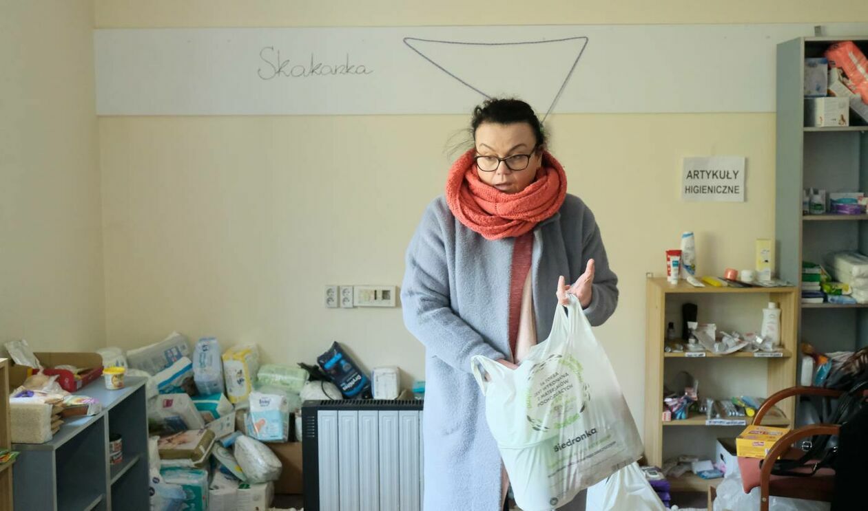  Fundacja Skakanka - punkt wydawania darów ukraińskim uchodźcom  - Autor: Maciej Kaczanowski