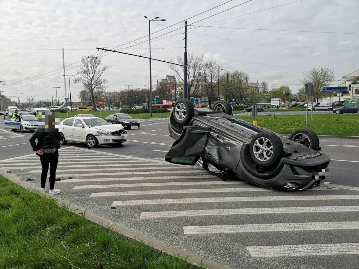 Wypadek na rondzie Mohyły w Lublinie