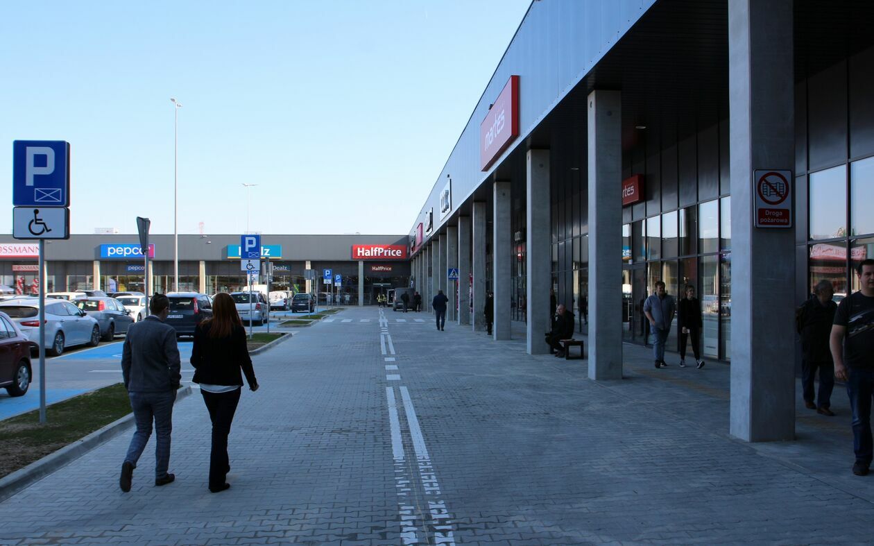 Otwarcie parku handlowego Karuzela (zdjęcie 12) - Autor: Radosław Szczęch