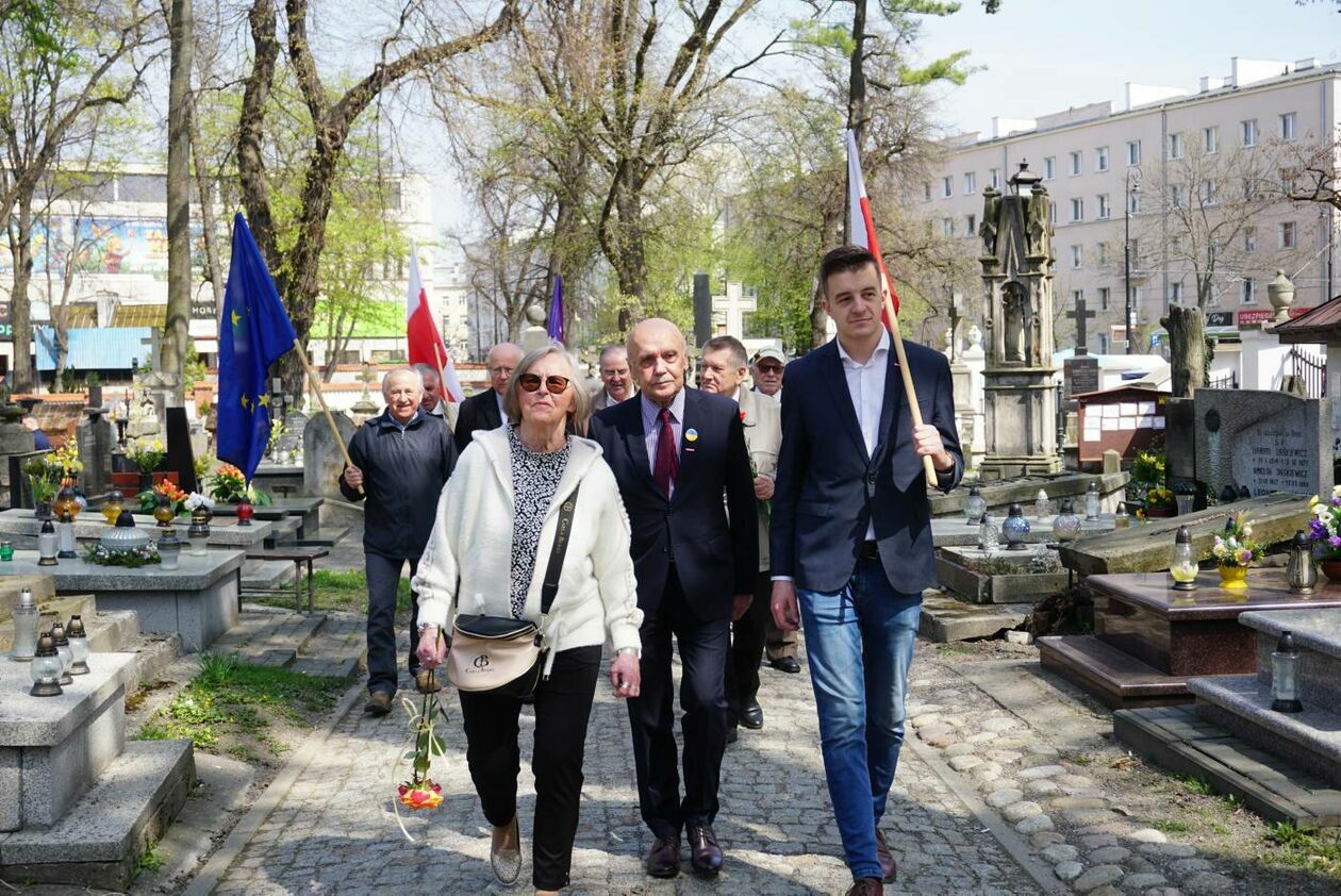  Przedstawieciele lubelskiej lewicy uczcili Święto 1 Maja na cmentarzu przy ul. Lipowej  - Autor: Maciej Kaczanowski