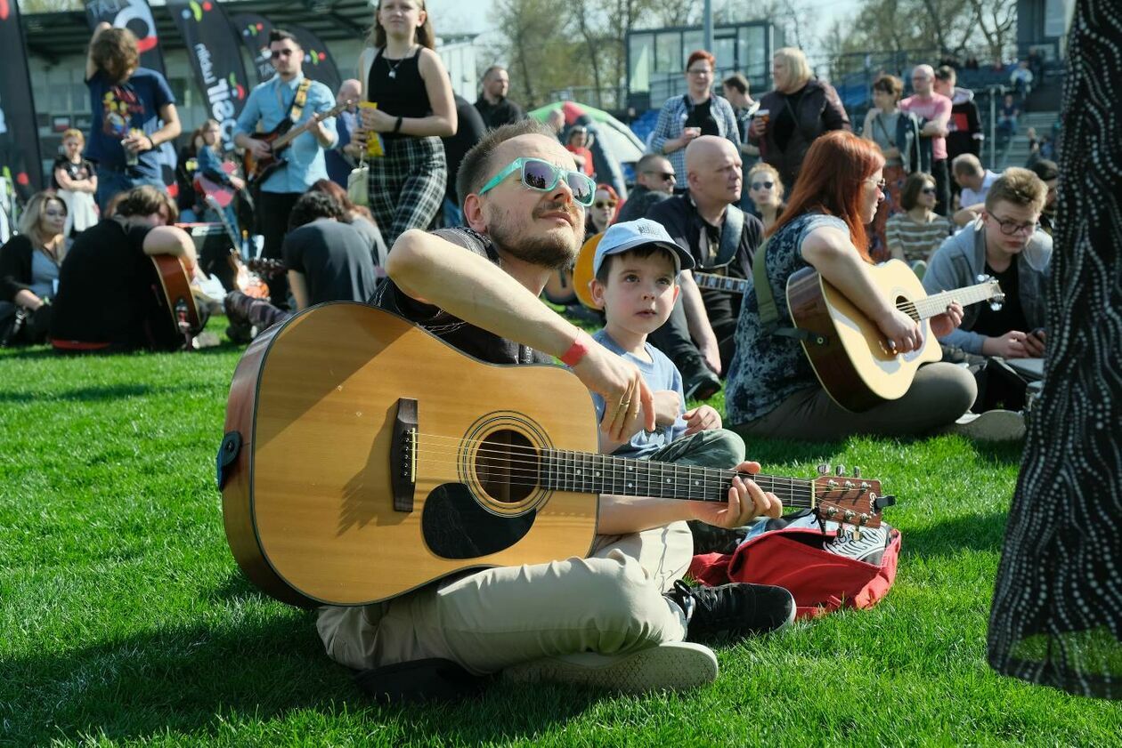  Gitarzyści grają Hey Joe na stadionie w Lublinie (zdjęcie 11) - Autor: Maciej Kaczanowski