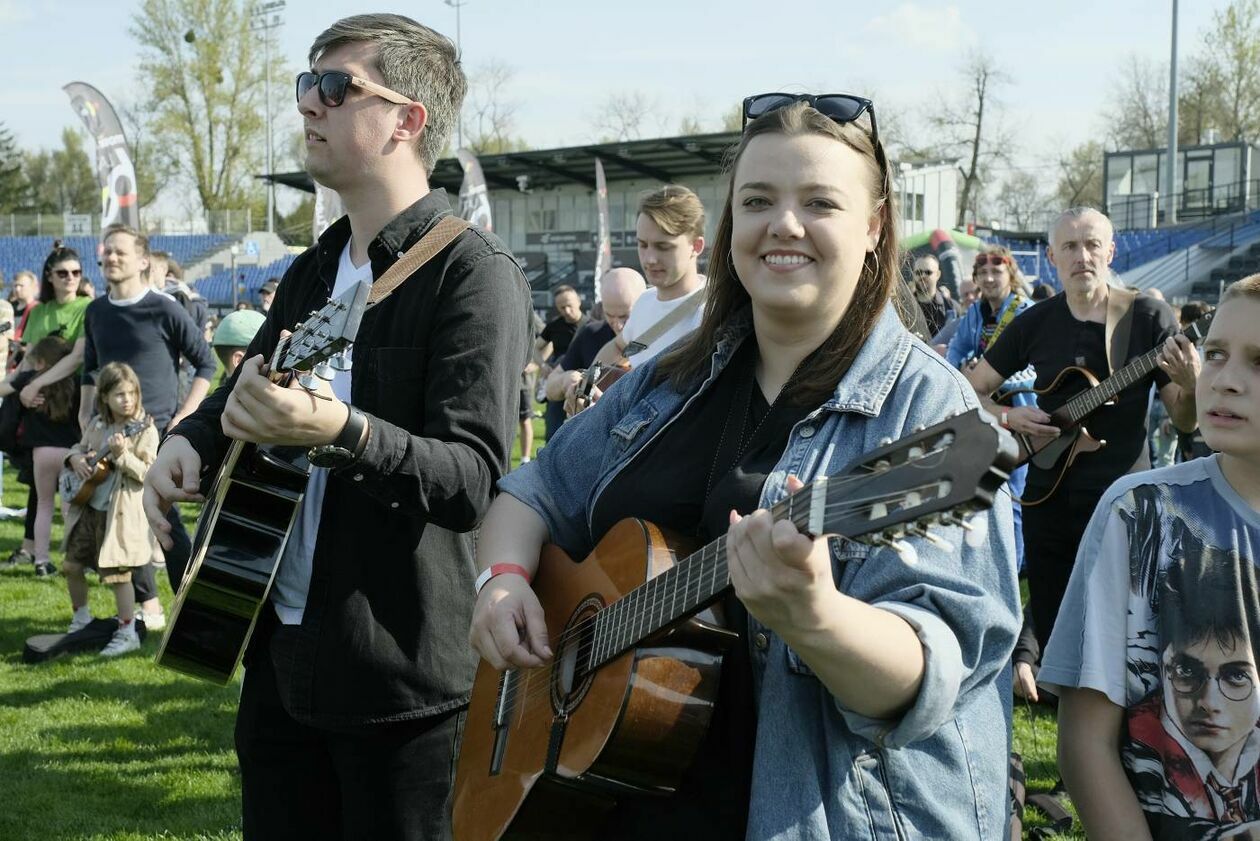  Gitarzyści grają Hey Joe na stadionie w Lublinie (zdjęcie 28) - Autor: Maciej Kaczanowski