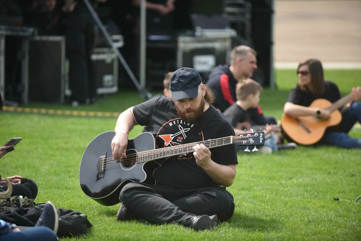  Gitarzyści grają Hey Joe na stadionie w Lublinie (zdjęcie 35) - Autor: Maciej Kaczanowski