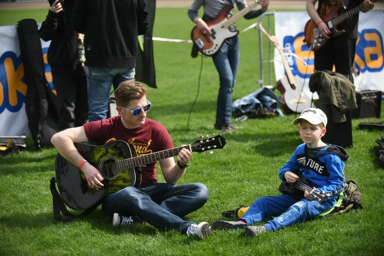  Gitarzyści grają Hey Joe na stadionie w Lublinie (zdjęcie 32) - Autor: Maciej Kaczanowski