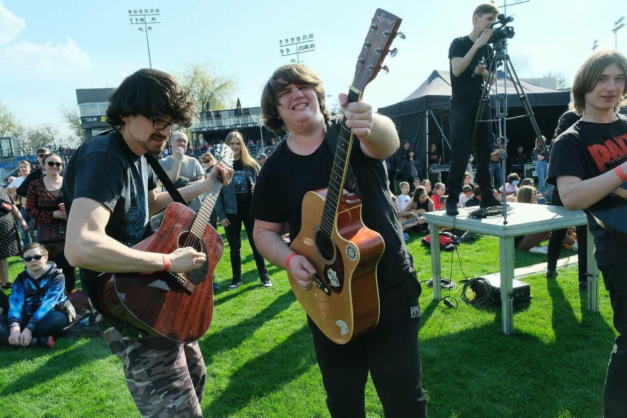  Gitarzyści grają Hey Joe na stadionie w Lublinie (zdjęcie 29) - Autor: Maciej Kaczanowski